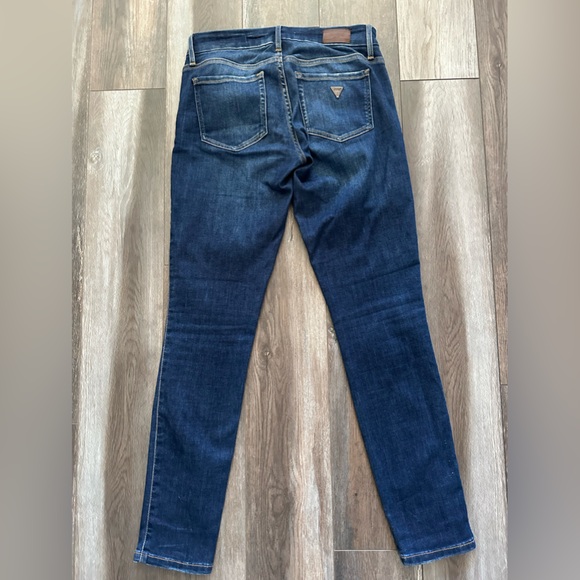 3 pairs of Guess jeans. - Picture 5 of 13